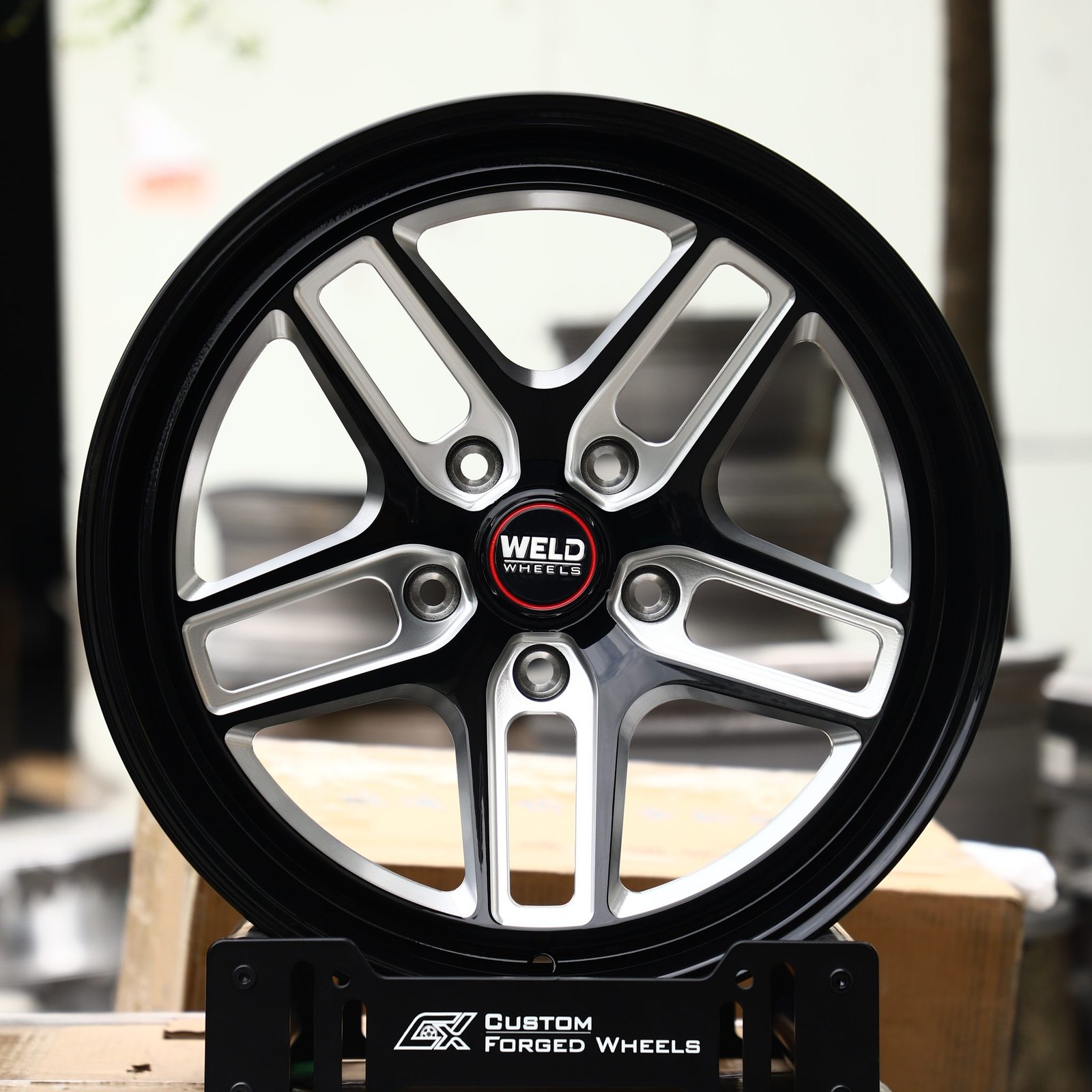 Ford Mustang wheels – Gloss Black / Machined 5 Split-Spoke Beadlock (Weld Racing-Style), front view