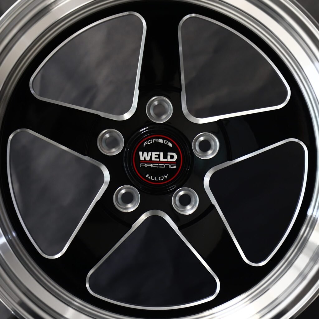 Dodge Charger wheels – Gloss Black / Machined 5-Spoke Deep Lip (Weld Racing-Style), lip and barrel detail