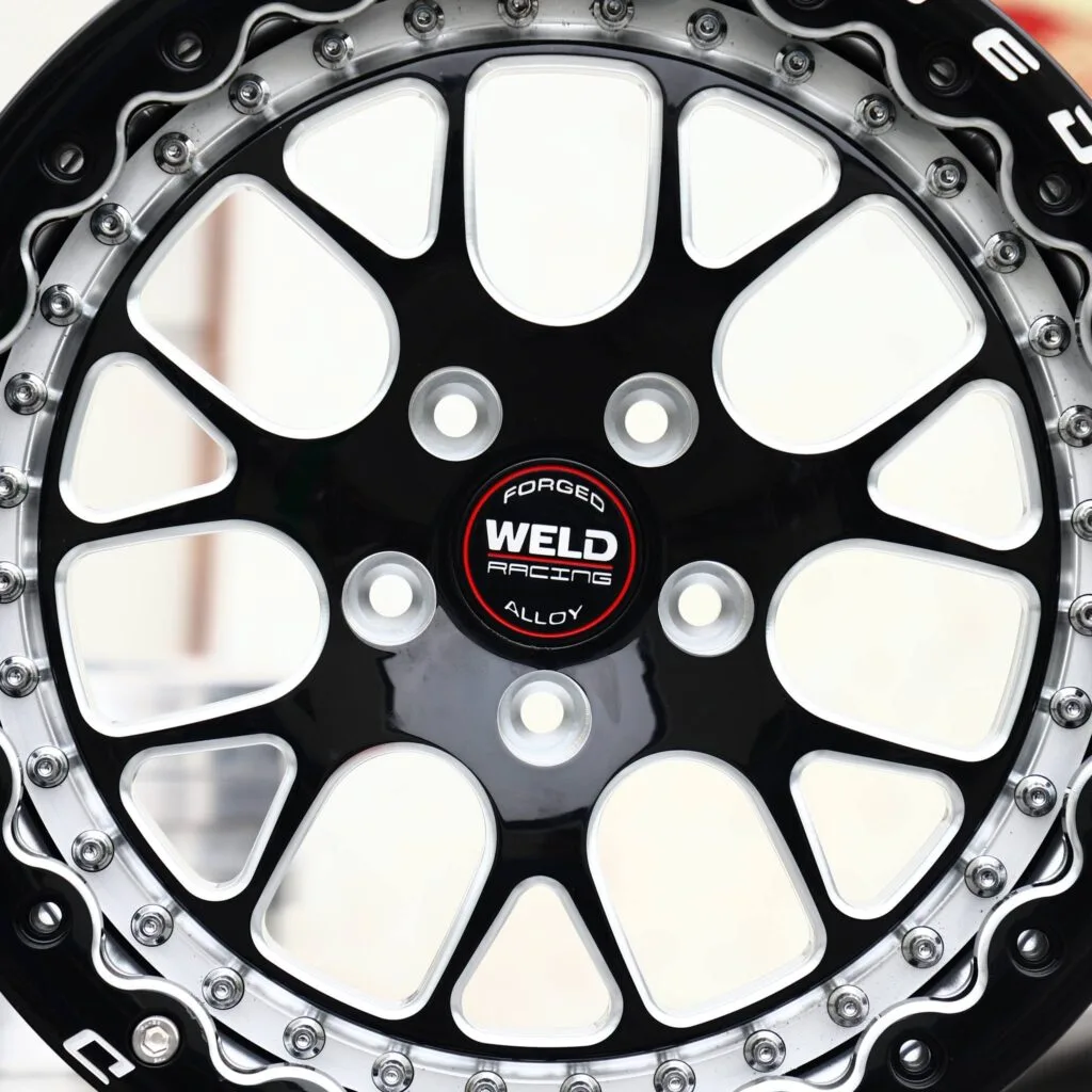 Dodge Charger wheels – Gloss Black / Machined Mesh Beadlock (Weld Racing-Style), lip and barrel detail