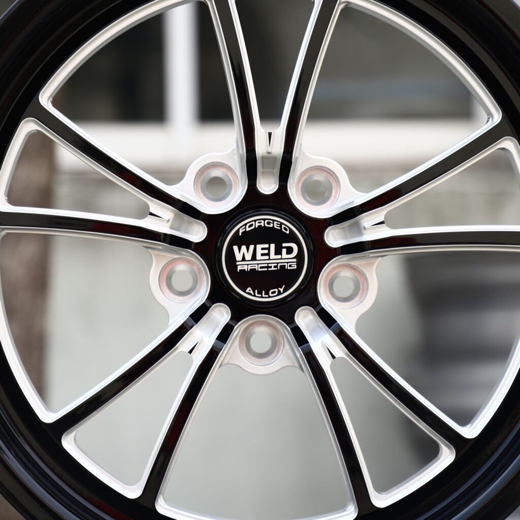 Dodge Charger wheels – Gloss Black Machined Twin 10-Spoke (Weld Racing-Style), lip and barrel detail