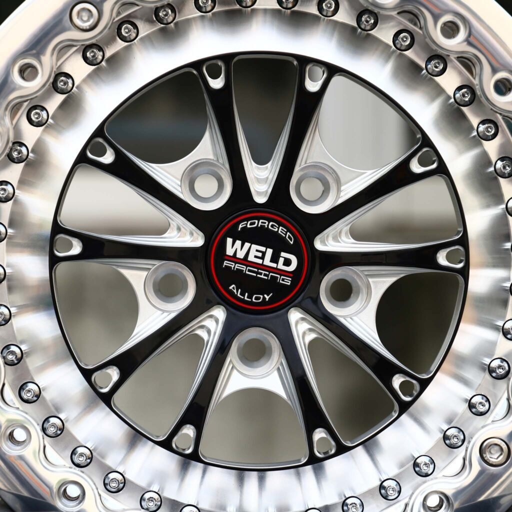Dodge Charger wheels – Mirror Milled / Black 10-Spoke Beadlock (Weld Racing-Style), lip and barrel detail