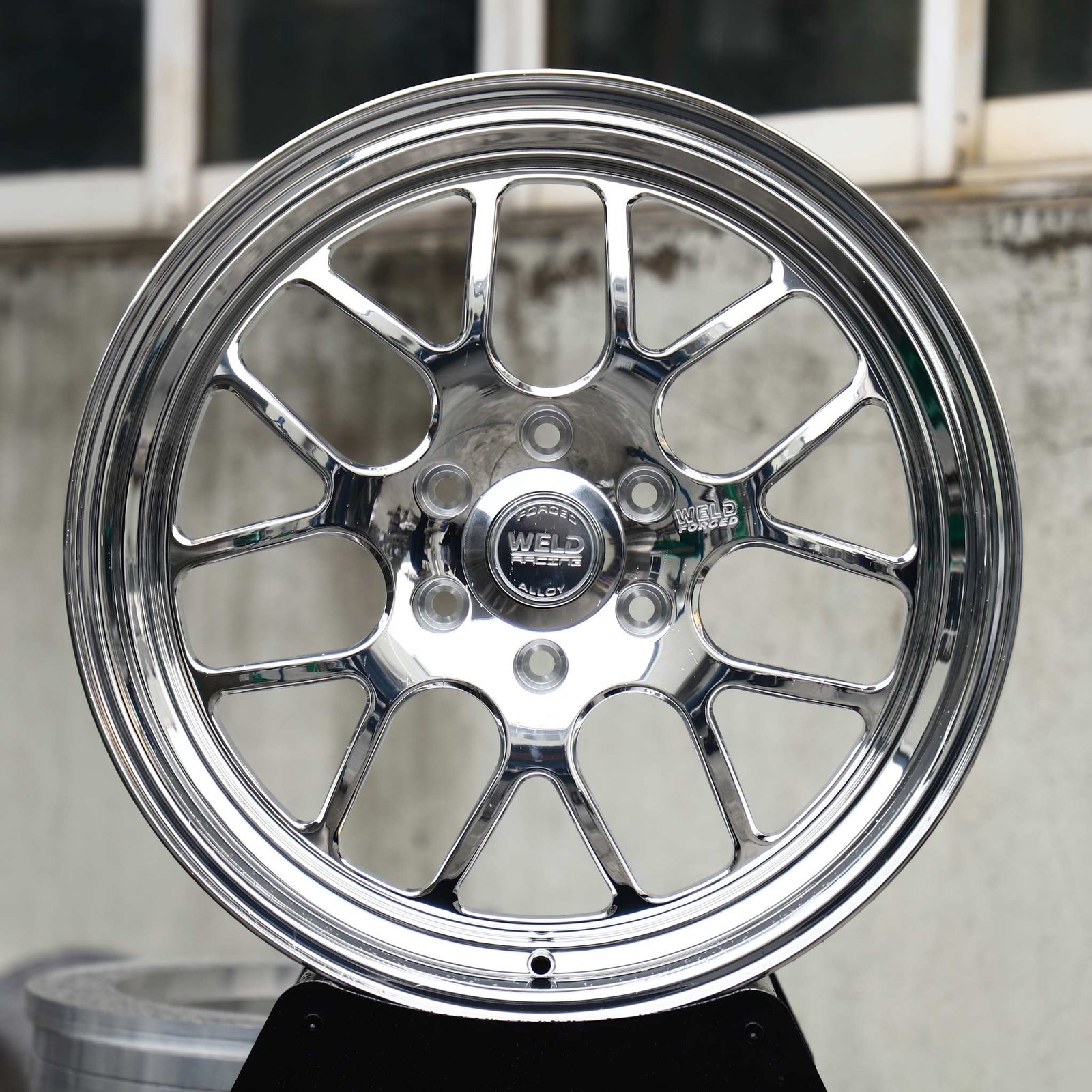 Chevrolet Silverado 1500 wheels – Mirror Polished 7 Y-Spoke Mesh (Weld Racing-Style), front view