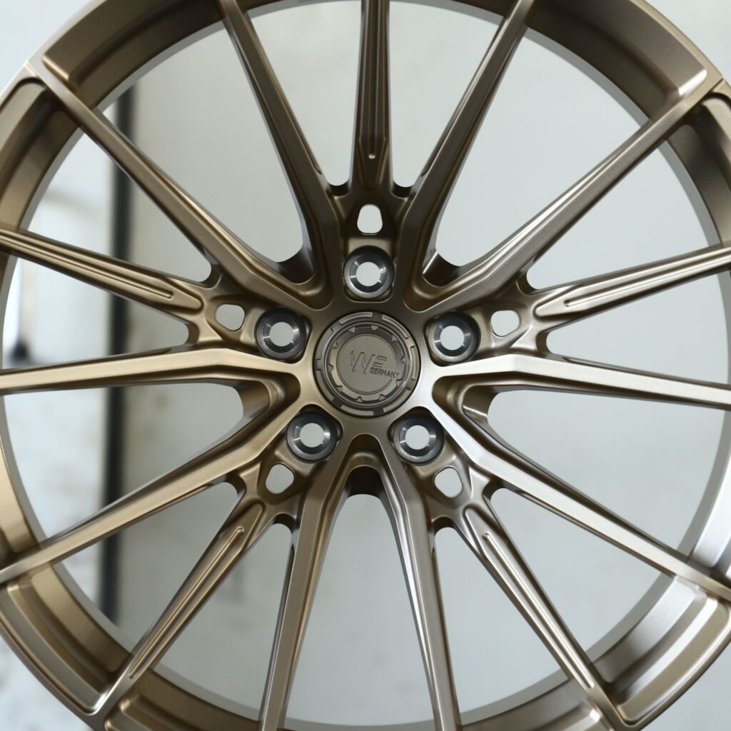 Audi A4 B9 wheels – Bronze 5 W-Spoke (WF CF.4-FFR-Style), lip and barrel detail