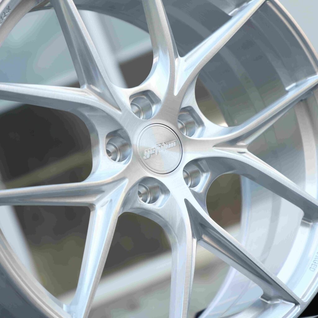 Audi A4 B9 wheels – WF Brushed Silver 5 Y-Spoke, lip and barrel detail