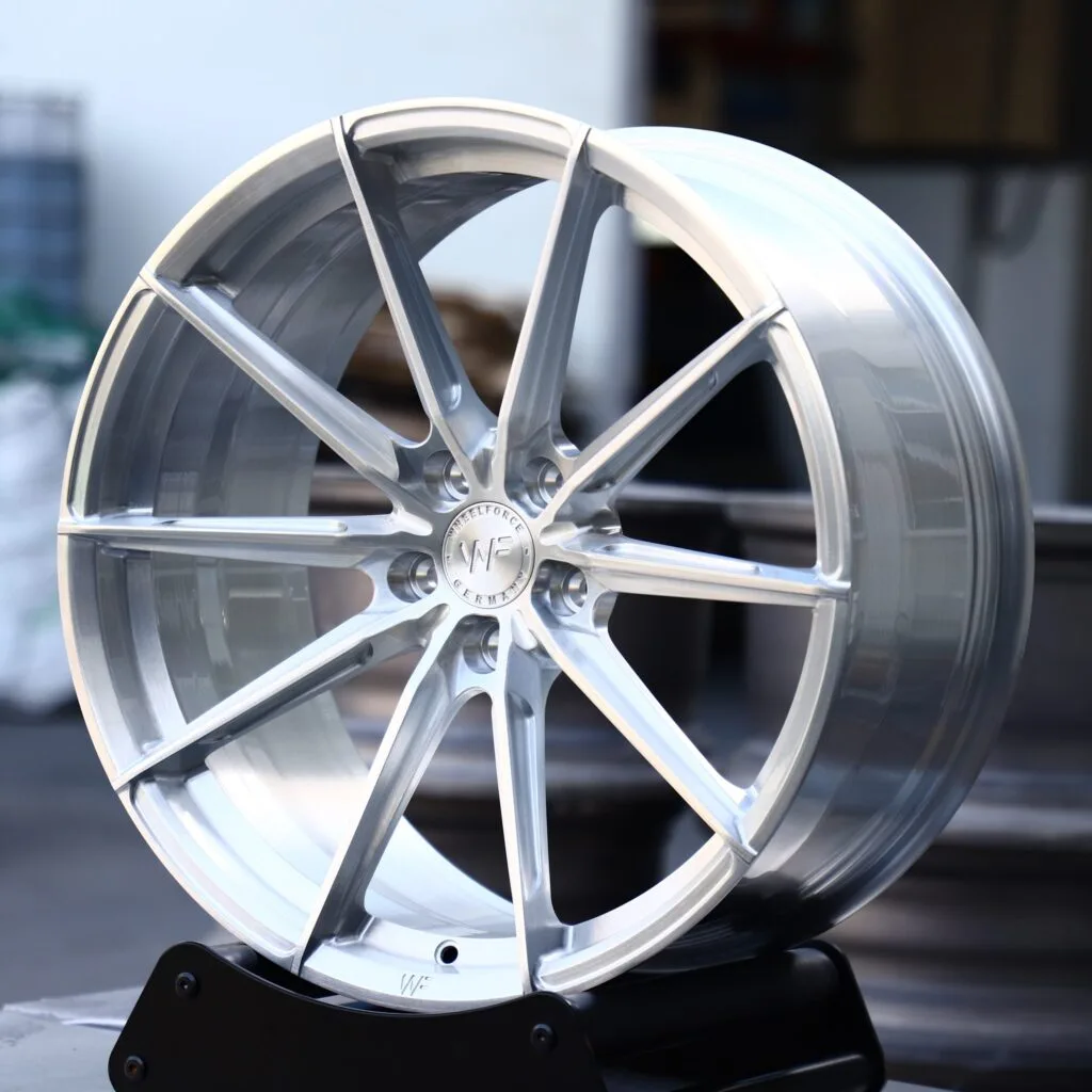 BMW M3 G80 wheels – WF Brushed Silver Concave, angled view