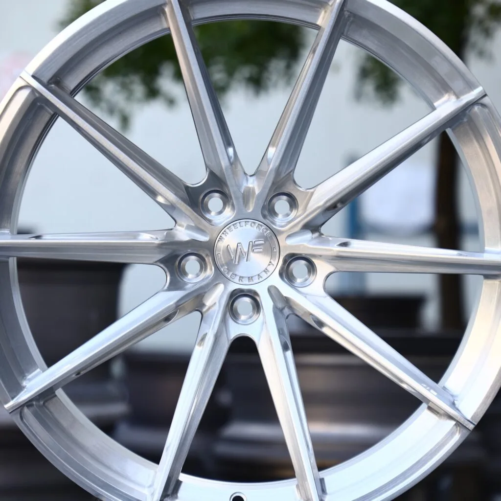 Audi A4 B9 wheels – WF Brushed Silver Concave, lip and barrel detail