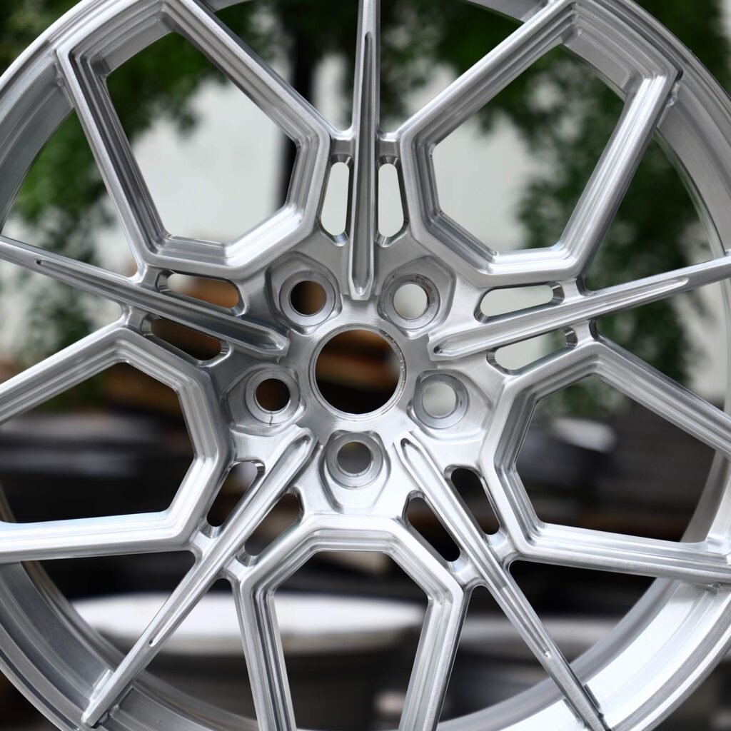 Audi A4 B9 wheels – WF Brushed Silver Petal, lip and barrel detail
