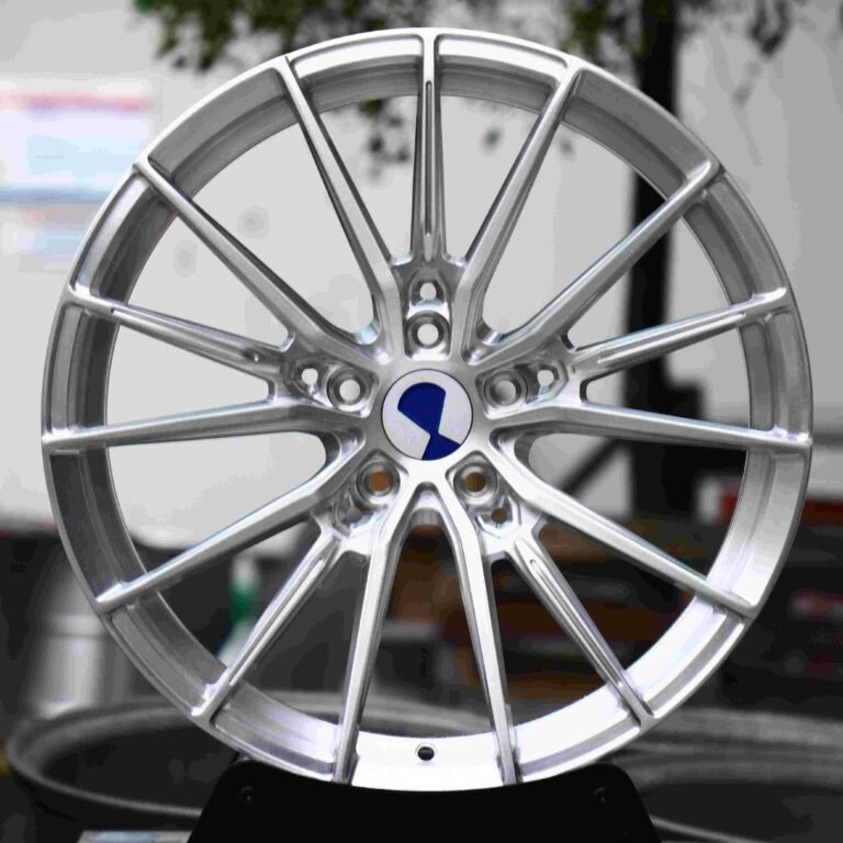 BMW M2 G87 wheels – Brushed Silver 5 W-Spoke (WF CF.4-FFR-Style), front view