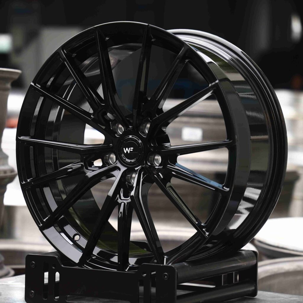 BMW M3 G80 wheels – Matte Silver 5 W-Spoke (WF CF.4-FFR-Style), angled view