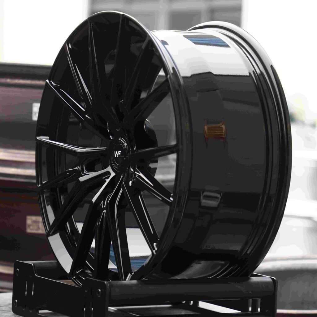 5x112 wheels – Matte Silver 5 W-Spoke (WF CF.4-FFR-Style), side view