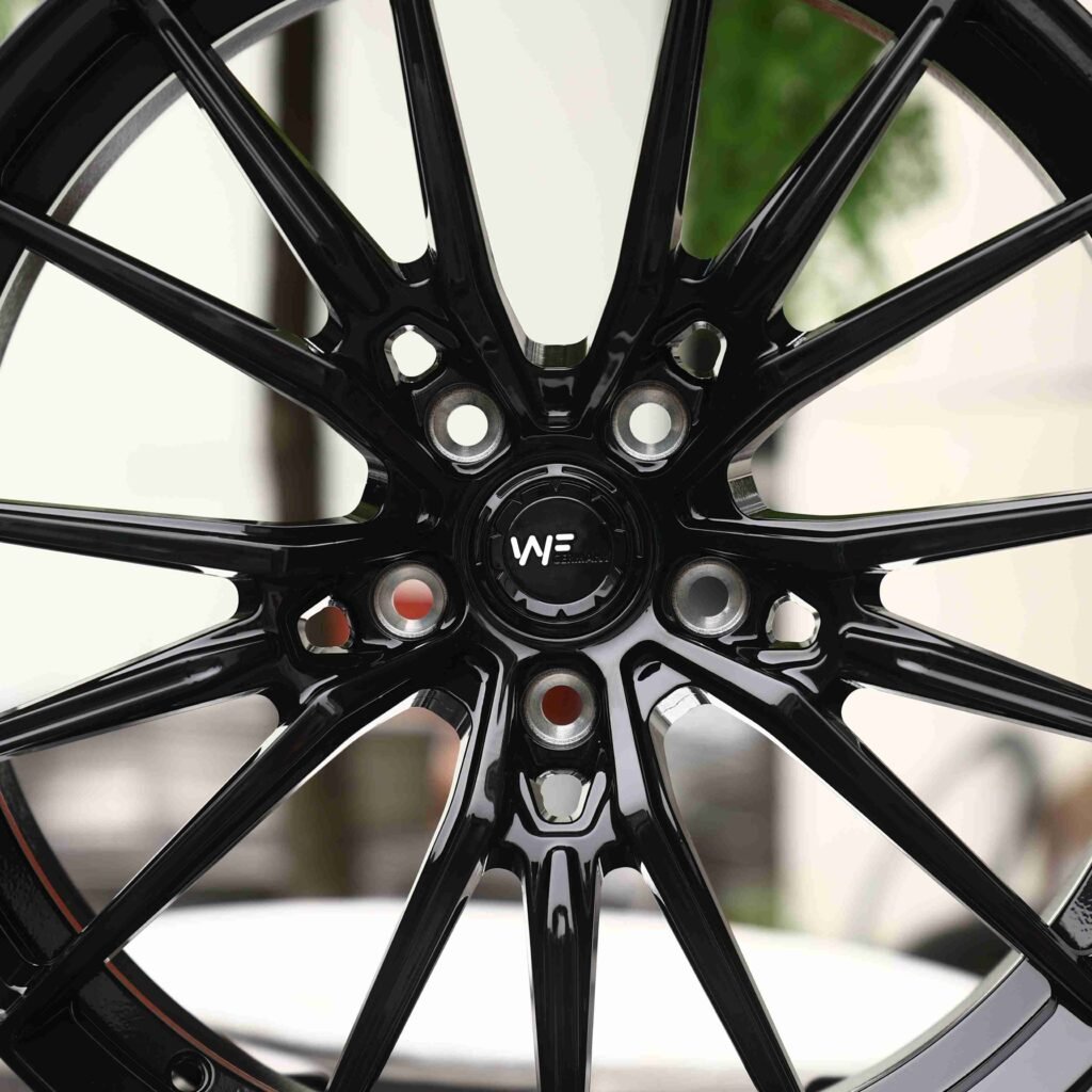 Audi A4 B9 wheels – Matte Silver 5 W-Spoke (WF CF.4-FFR-Style), lip and barrel detail