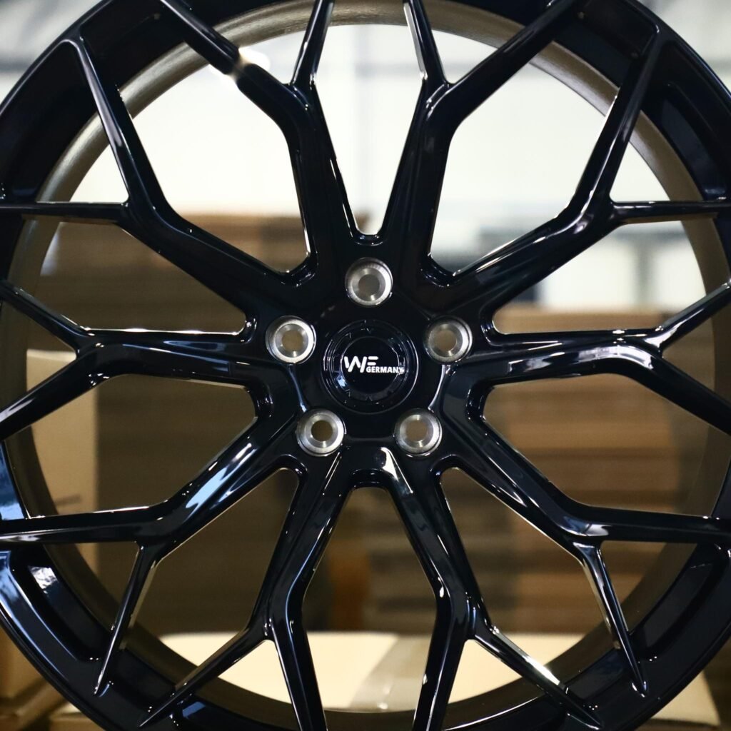 Audi A4 B9 wheels – WF Gloss Black 10 Y-Spoke, lip and barrel detail
