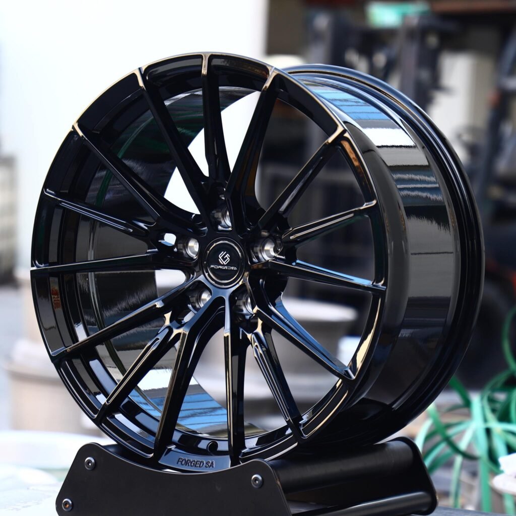 BMW M3 G80 wheels – Gloss Black 5 W-Spoke (WF CF.4-FFR-Style), angled view