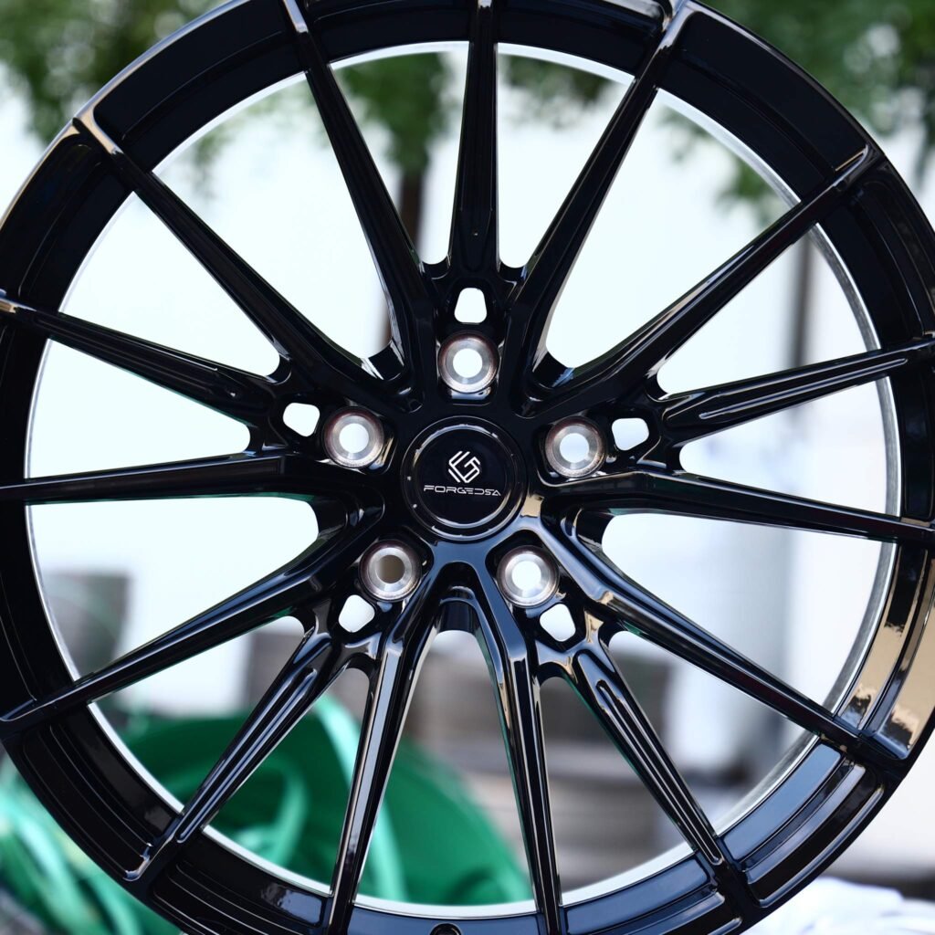 Audi A4 B9 wheels – Gloss Black 5 W-Spoke (WF CF.4-FFR-Style), lip and barrel detail