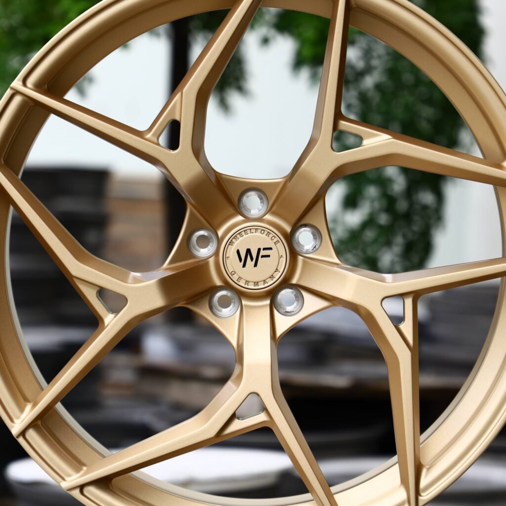 Audi A4 B9 wheels – WF Gold 5 Y-Spoke Directional, lip and barrel detail