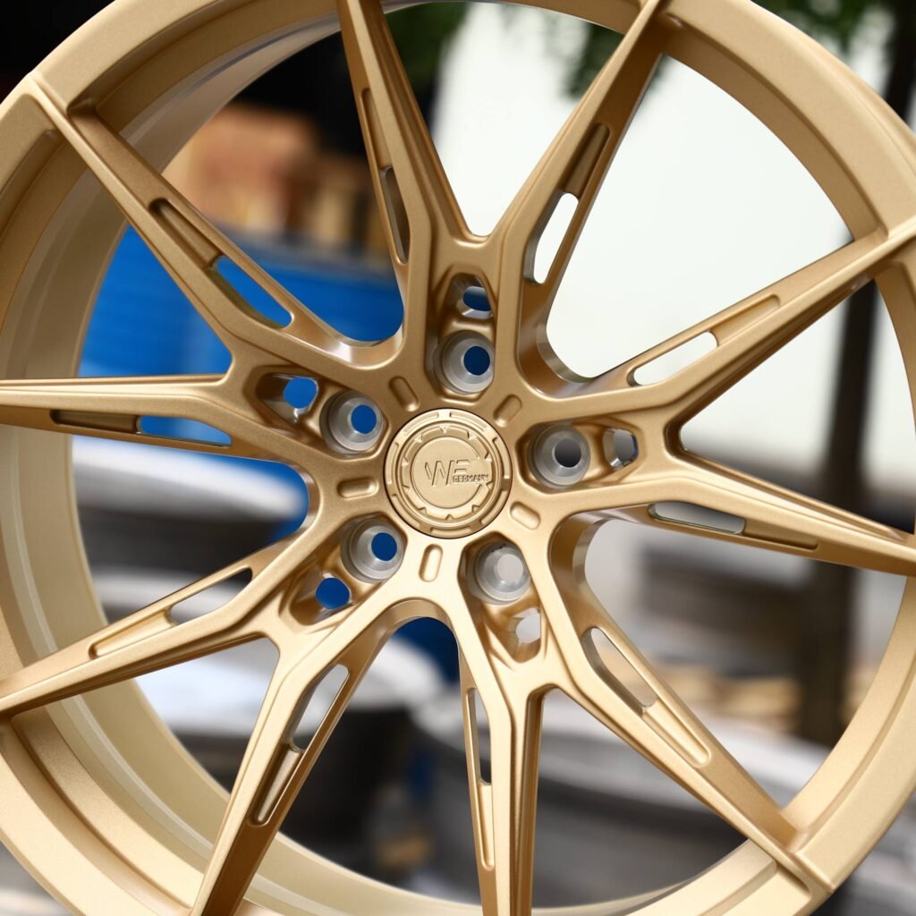 Audi A4 B9 wheels – Gold 5 Y-Spoke Side-Milled (WF R2-Style), lip and barrel detail
