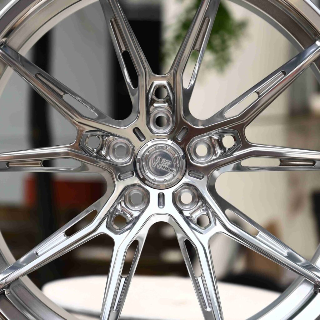 Audi A4 B9 wheels – Mirror Polished Silver (WF R2-Style), lip and barrel detail