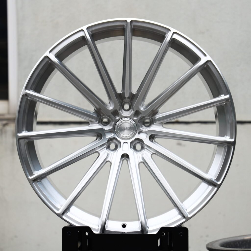 Porsche 911 wheels – Brushed Silver 5 W-Spoke (Wheelforce-Style), front view