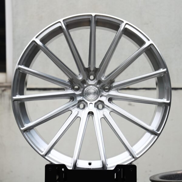 Porsche 911 wheels – Brushed Silver 5 W-Spoke (Wheelforce-Style), front view