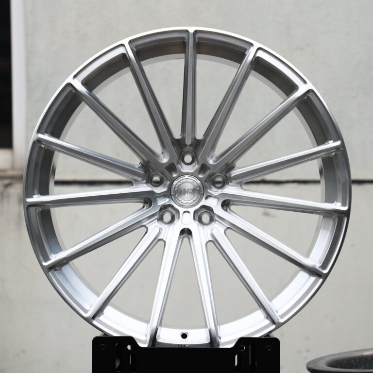 Porsche 911 wheels – Brushed Silver 5 W-Spoke (Wheelforce-Style), front view