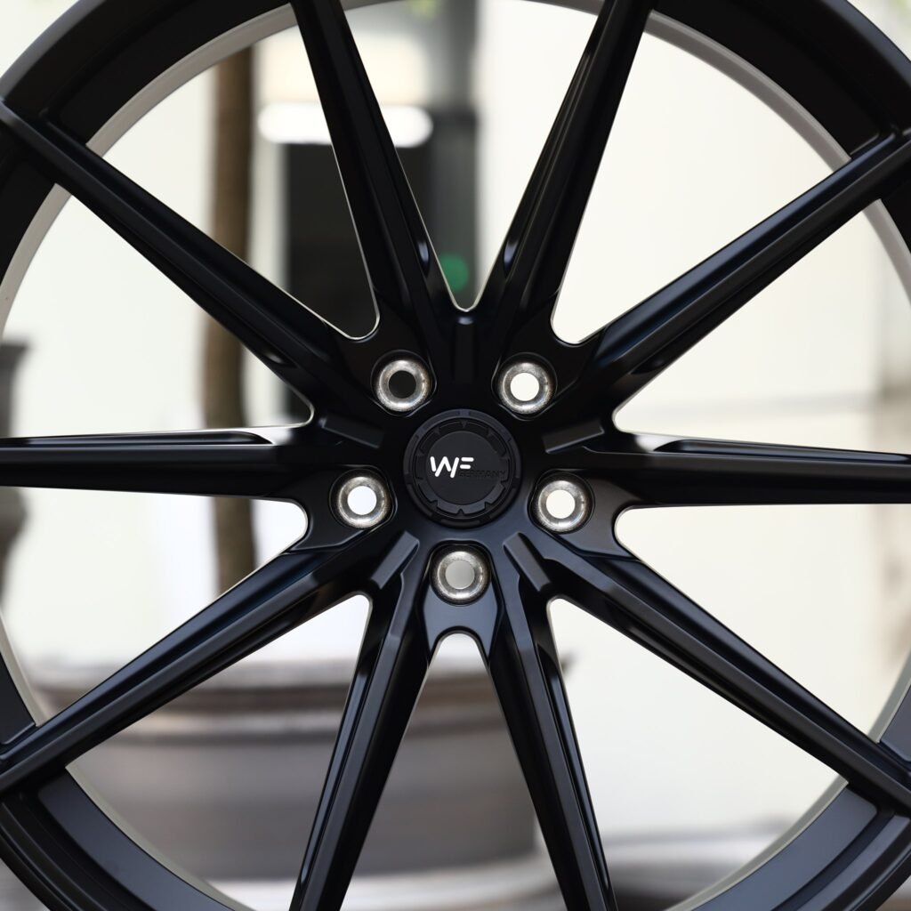 BMW M4 F82 wheels – Gloss Black 10-Spoke (Wheelforce-Style), lip and barrel detail
