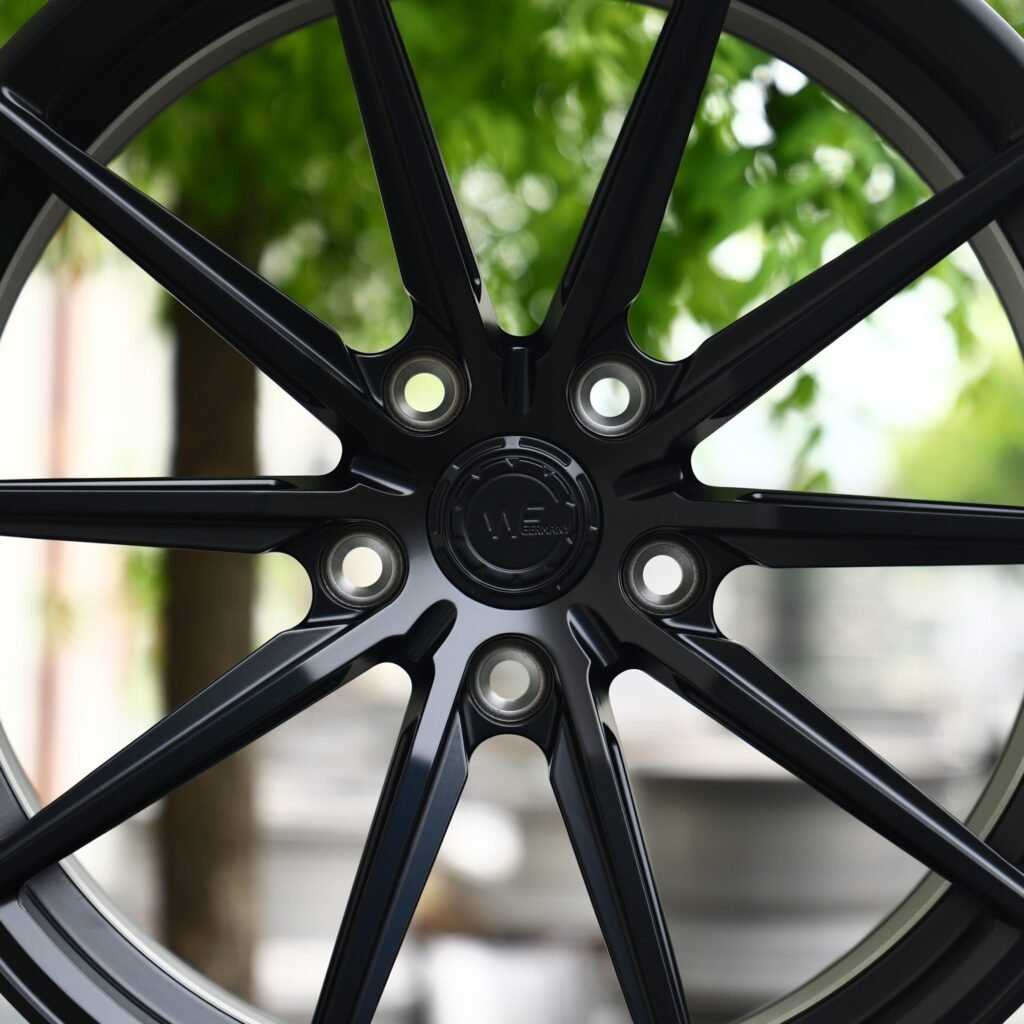 BMW M4 F82 wheels – Gloss Black 10-Spoke (Wheelforce-Style), lip and barrel detail