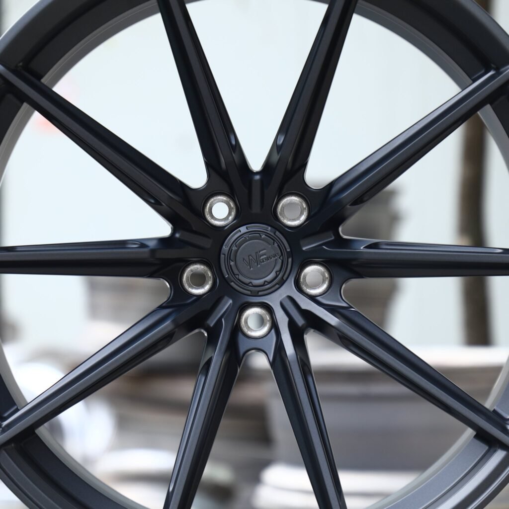 BMW M4 F82 wheels – Gunmetal 10-Spoke (Wheelforce-Style), lip and barrel detail