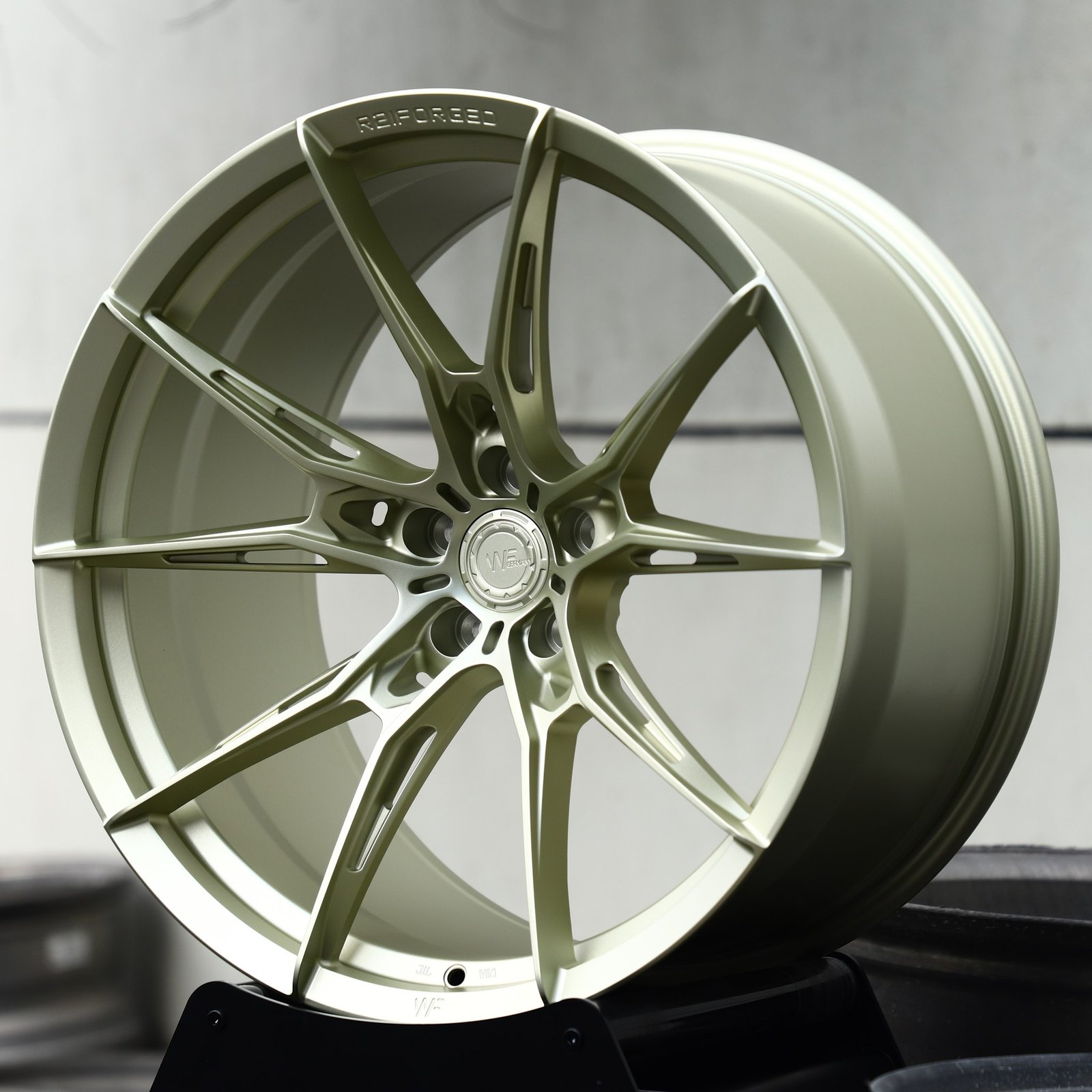Porsche 911 wheels – Matte Olive Directional Multi-Spoke (Wheelforce-Style), front view
