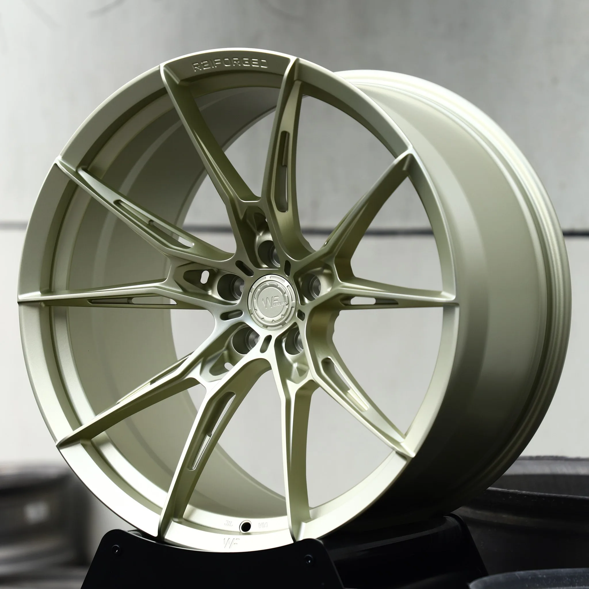 Porsche 911 wheels – Matte Olive Directional Multi-Spoke (Wheelforce-Style), front view