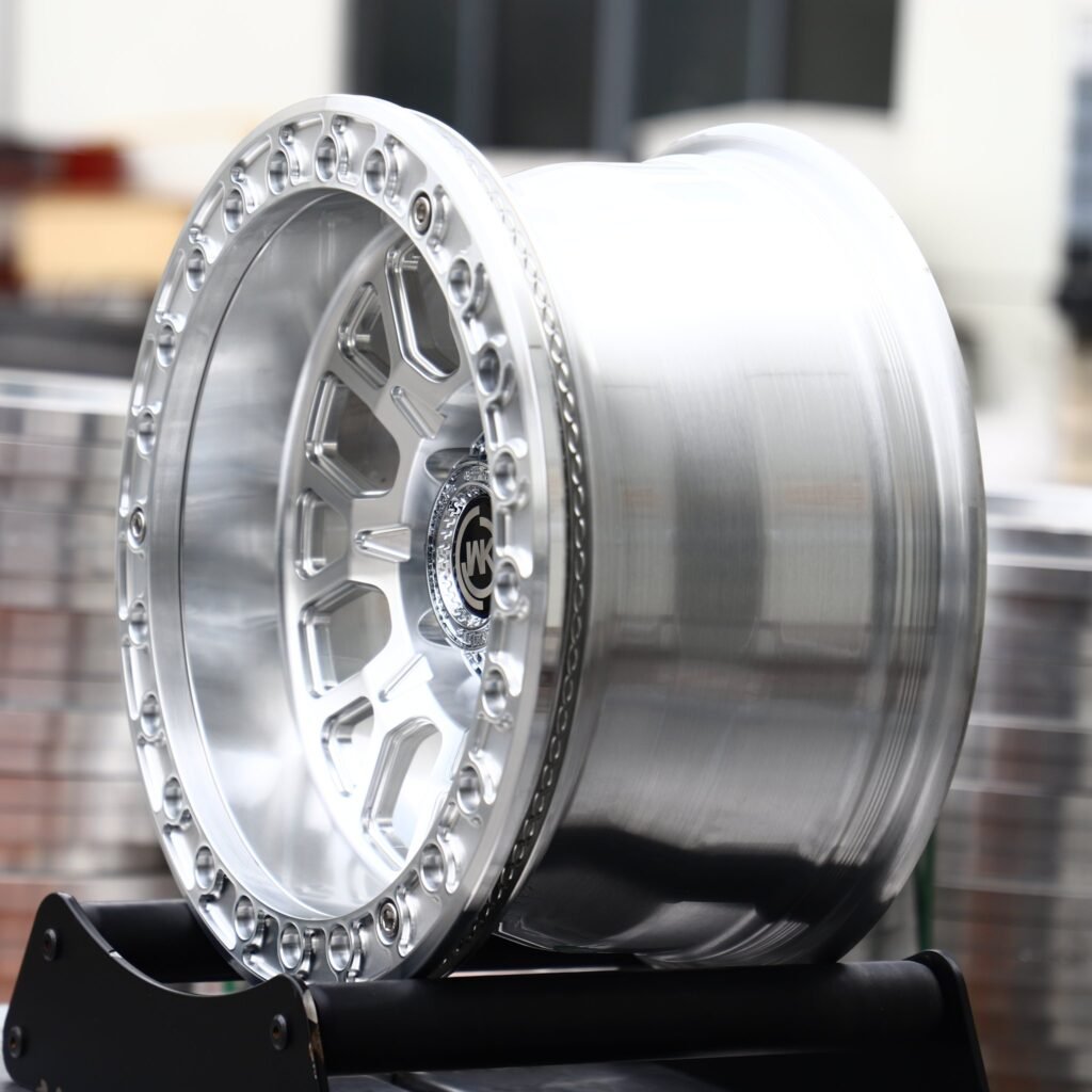 6x135 wheels – Polished Multi-Spoke Beadlock (WK-Style), side view