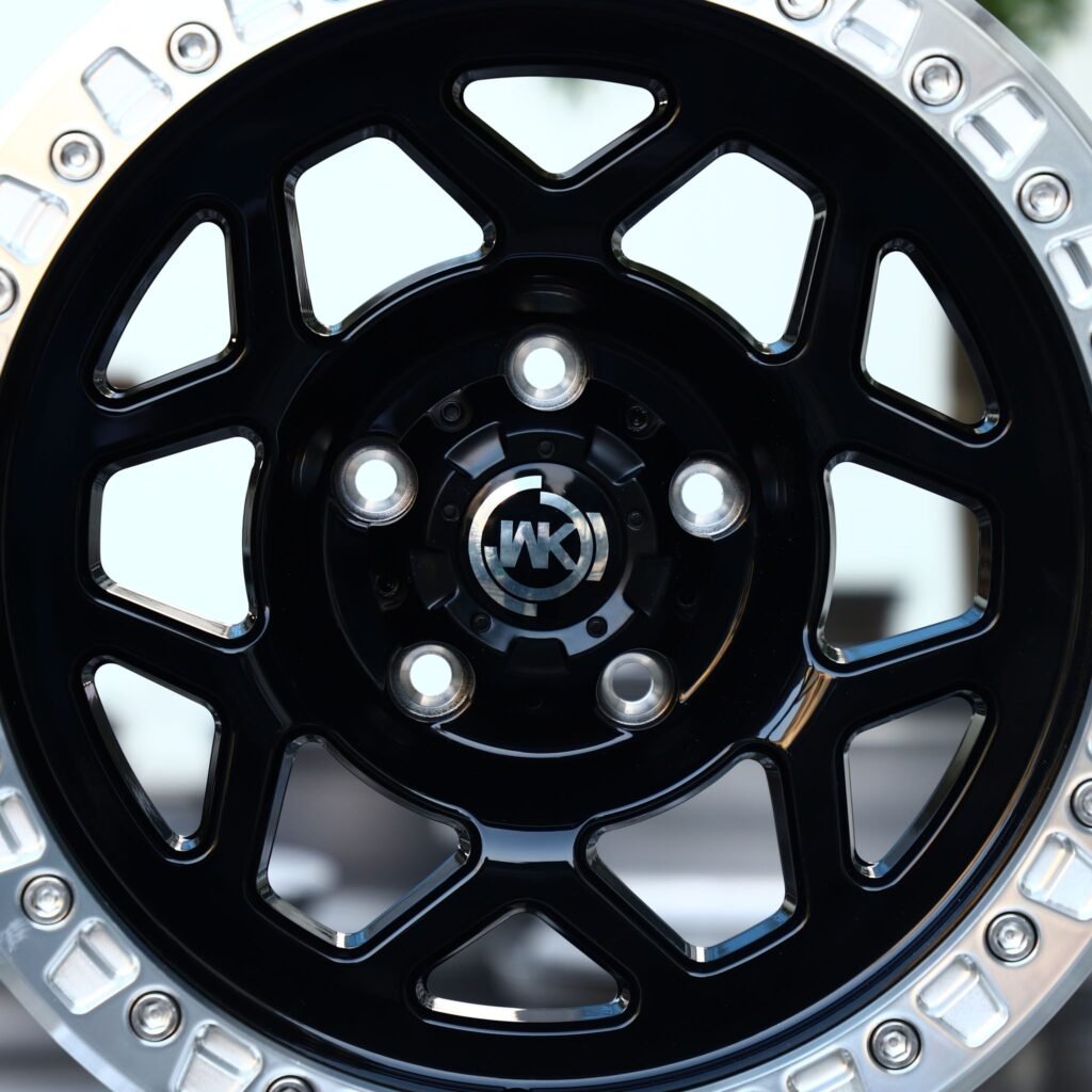 Jeep Gladiator wheels – WK Wheels Gloss Black Custom Beadlock, lip and barrel detail