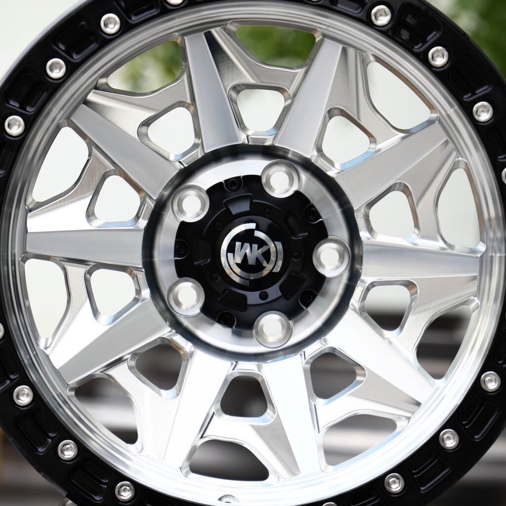 Jeep Gladiator wheels – WK Wheels Matte Black Double-Ring Beadlock, lip and barrel detail