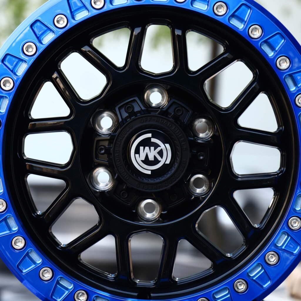 Toyota Tacoma wheels – WK Wheels Transparent Blue Beadlock, lip and barrel detail