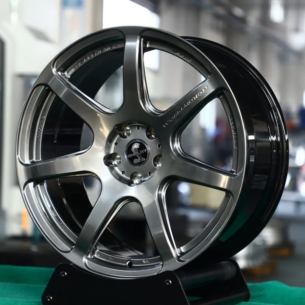 Ford Explorer wheels – Bright Gray Custom (Shelby-Style), angled view