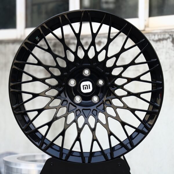Xiaomi SU7 wheels – Gloss Black Lattice Mesh (Xiaomi OEM-Style), front view