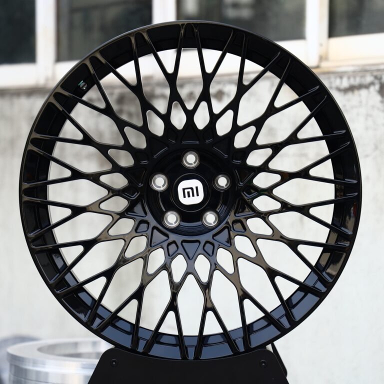 Xiaomi SU7 wheels – Gloss Black Lattice Mesh (Xiaomi OEM-Style), front view