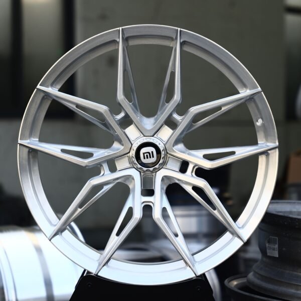 Xiaomi SU7 wheels – Hyper Silver Side-Milled 5 Y-Spoke (Xiaomi OEM-Style), front view