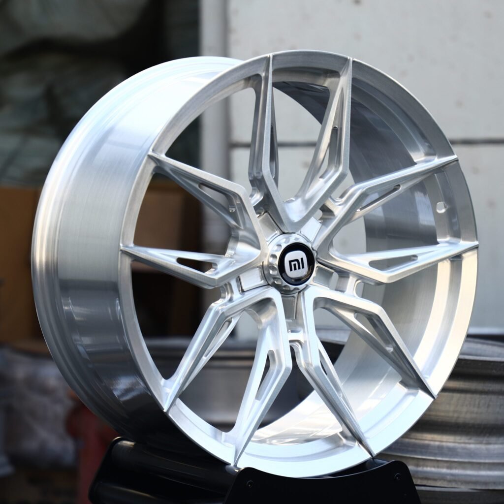 Xiaomi SU7 wheels – Hyper Silver Side-Milled 5 Y-Spoke (Xiaomi OEM-Style), angled view