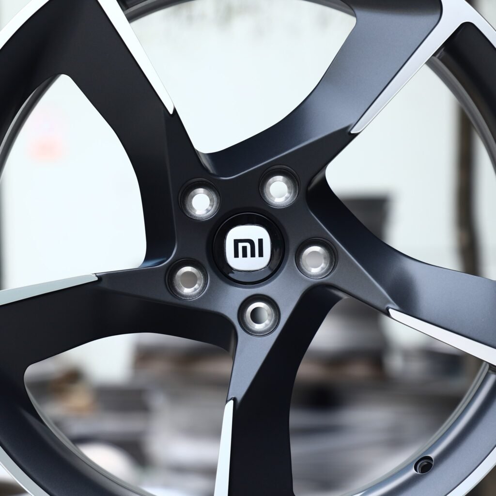 Xiaomi SU7 wheels – Matte Black Machined 5-Spoke Rotor (Xiaomi OEM-Style), lip and barrel detail