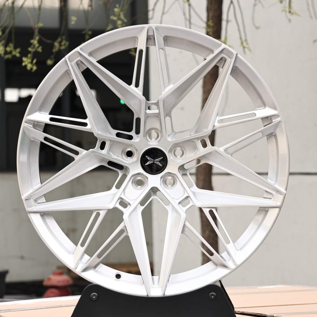 Xpeng Style Matte Silver Petal Cross Split-Spoke Side-Milled Forged Wheels - Xpeng G9 / NIO ET7 Fitment (5-Lug) Monoblock forged wheel