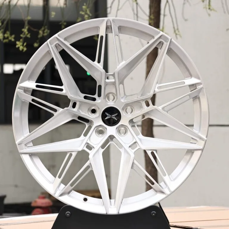 Xpeng G9 wheels – Matte Silver Petal Cross Split-Spoke Side-Milled, front view
