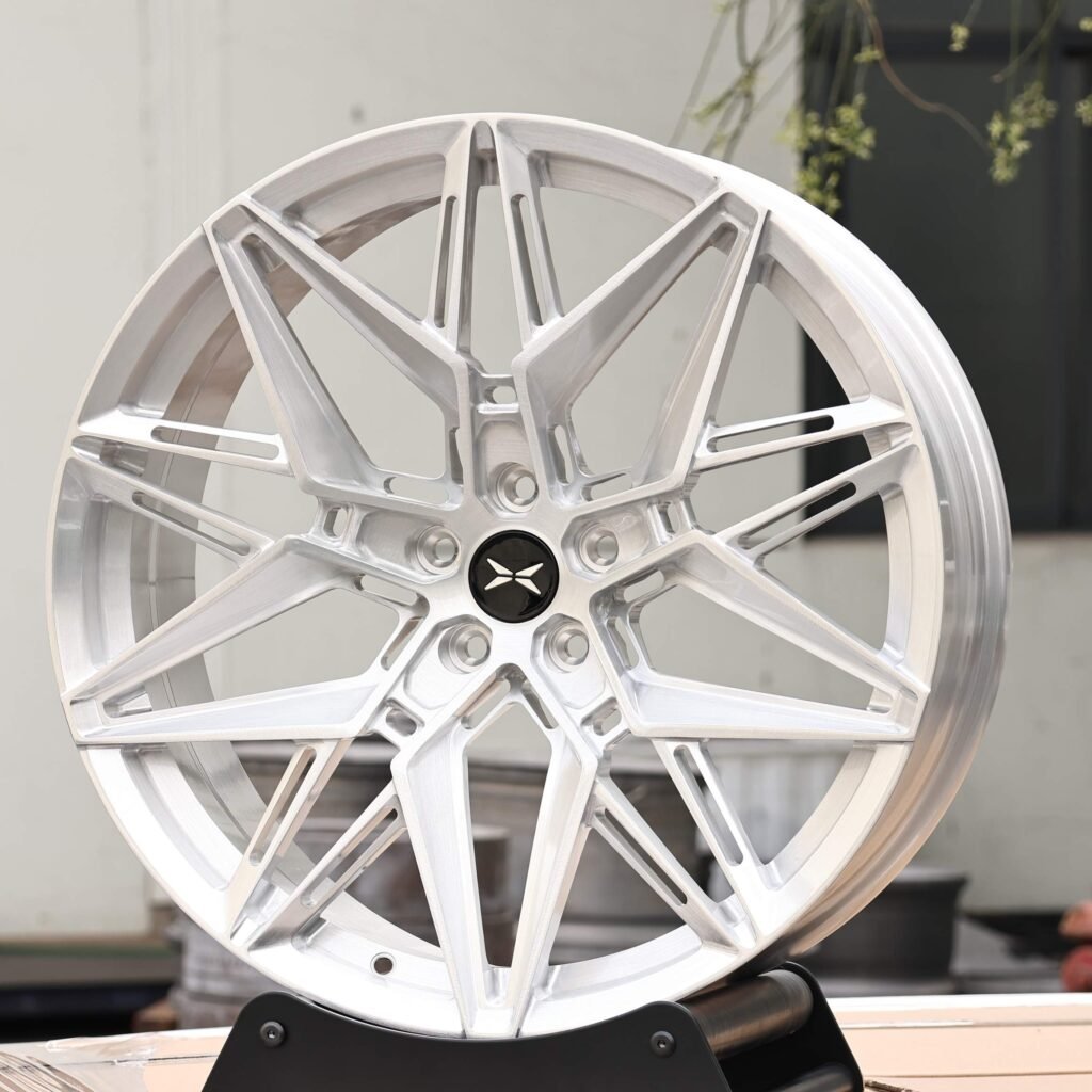 Xpeng Style Matte Silver Petal Cross Split-Spoke Side-Milled Forged Wheels - Xpeng G9 / NIO ET7 Fitment (5-Lug) view 2