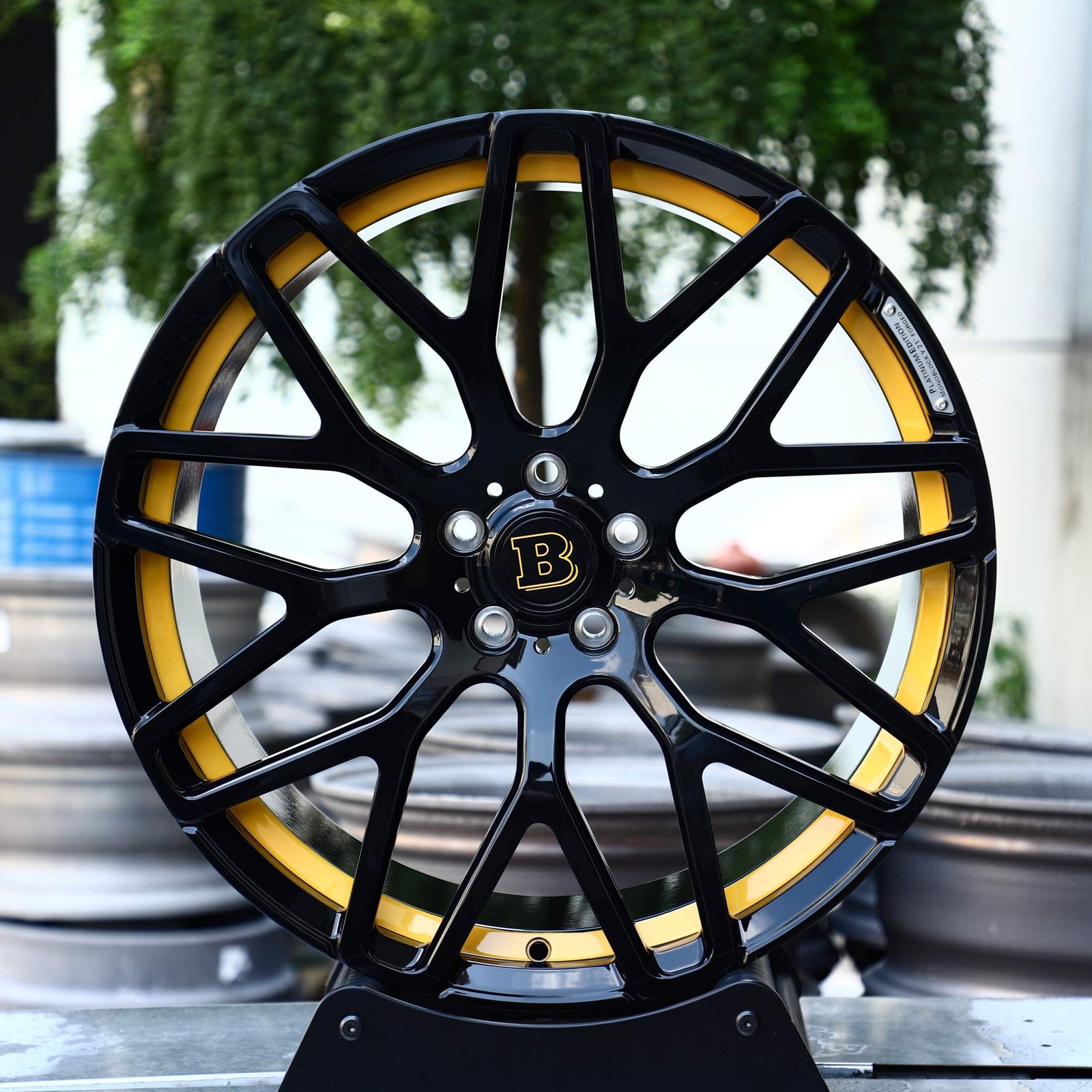 BMW M3 E46 wheels – Yellow / Black Custom, front view