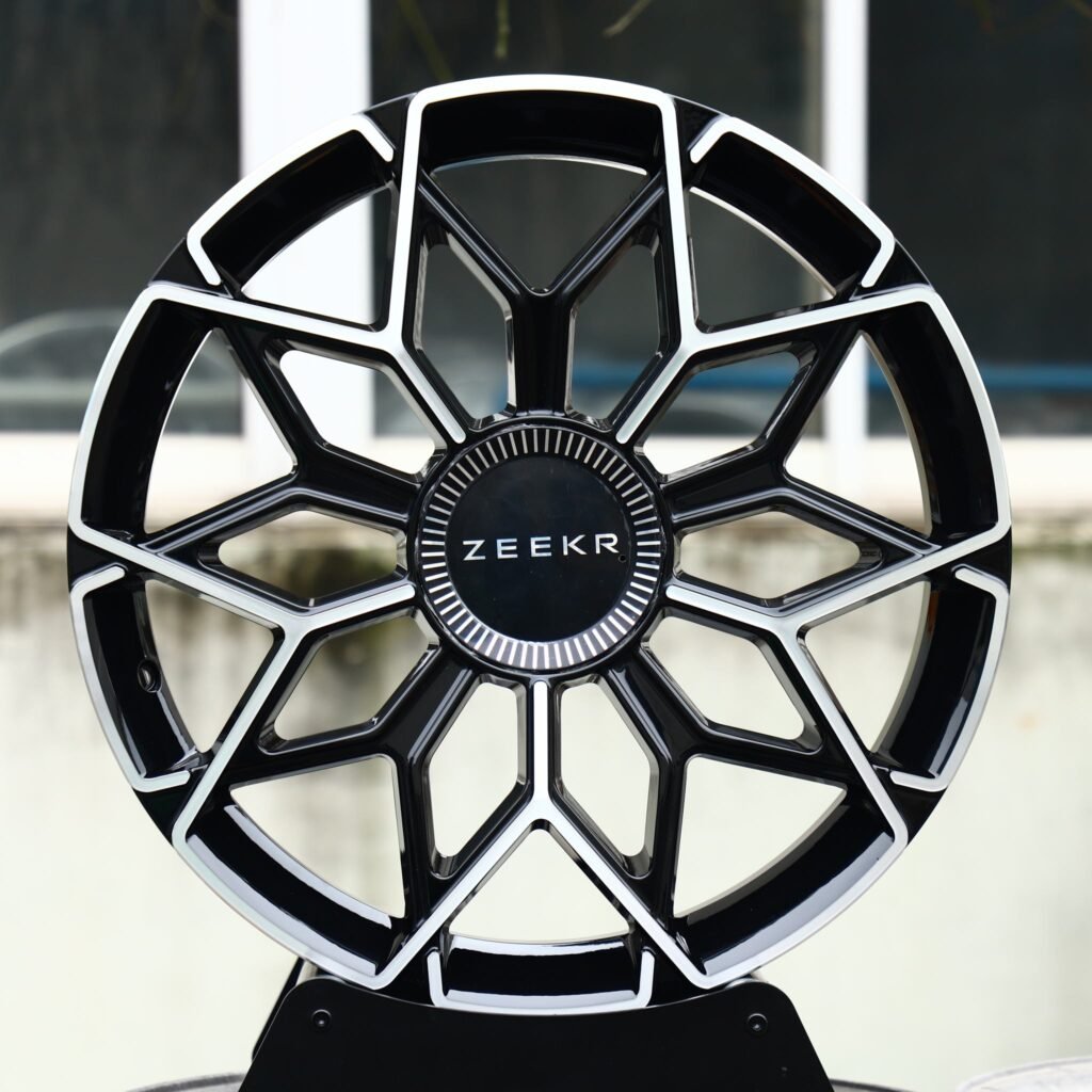 Глянцевые чёрные кованые диски для Zeekr 007 и Zeekr X, в стиле заводских дисков Zeekr, с проточкой — ANK-77421