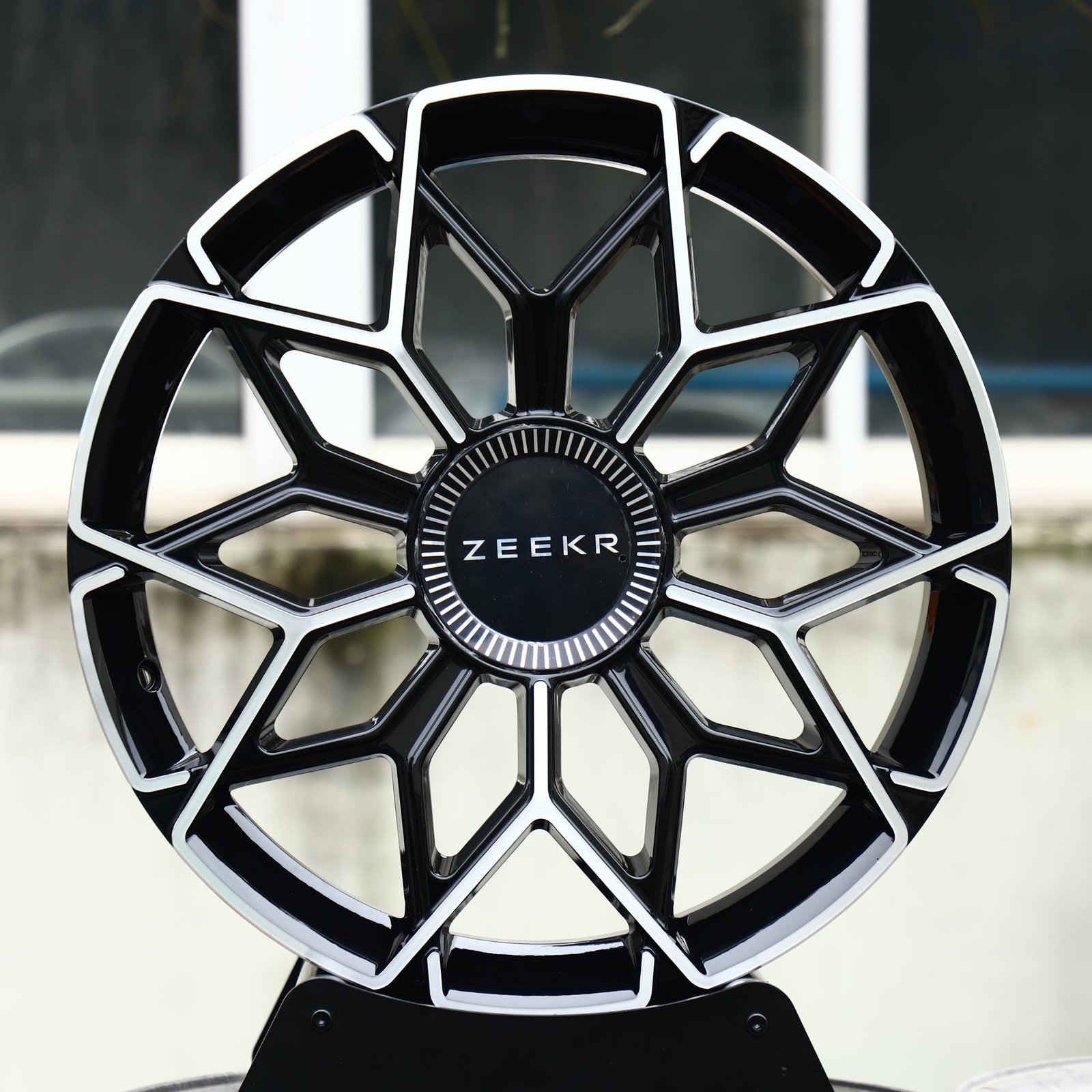 Zeekr 007 wheels – Gloss Black Machined Snowflake (Zeekr OEM-Style), front view