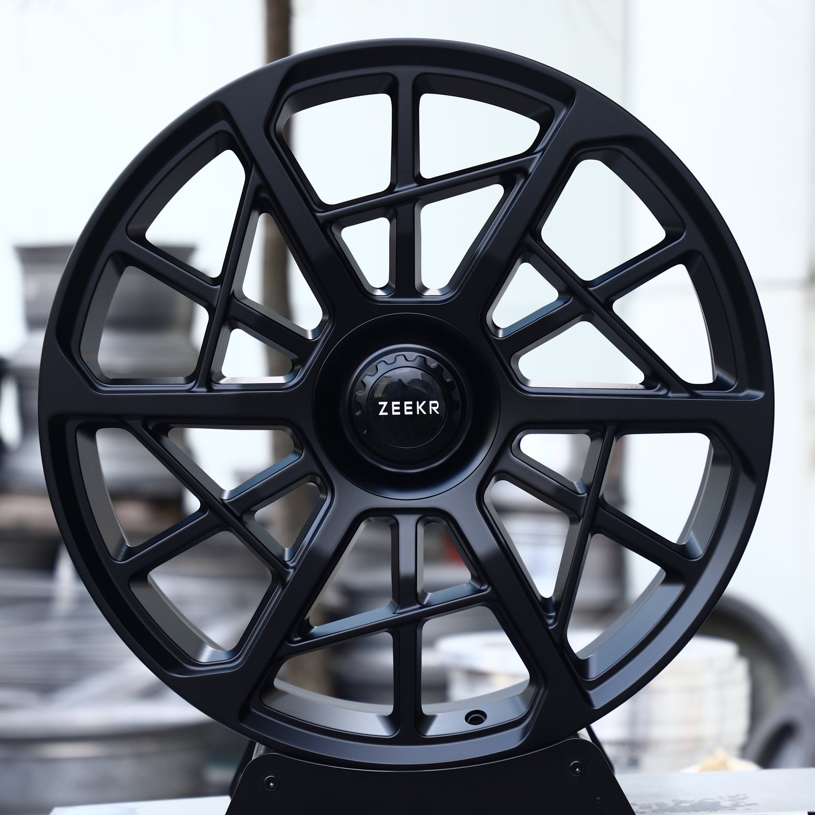 Zeekr 007 wheels – Matte Black 10-Spoke (Zeekr OEM-Style), front view