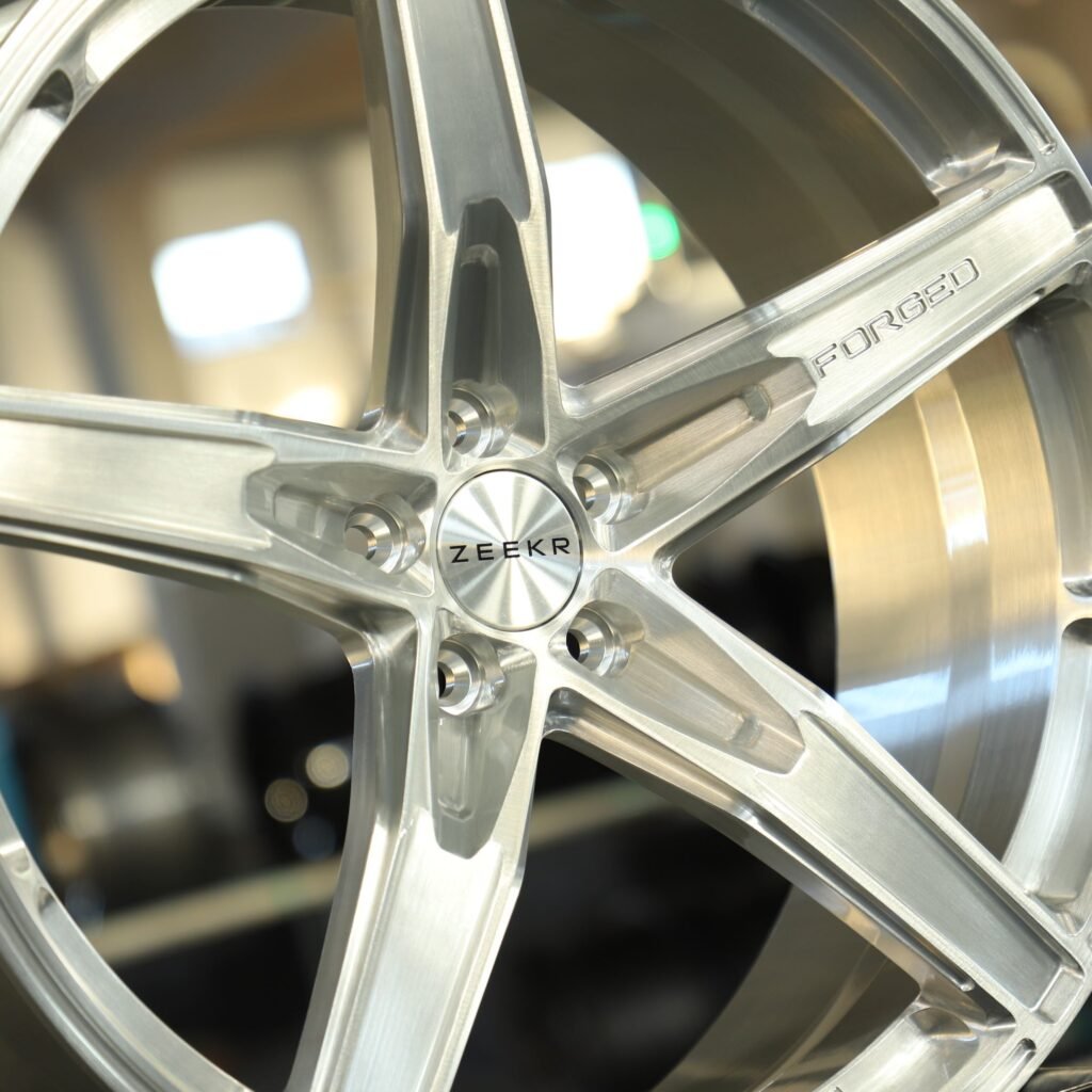 BMW M3 F80 wheels – Brushed Silver 5-Spoke, lip and barrel detail