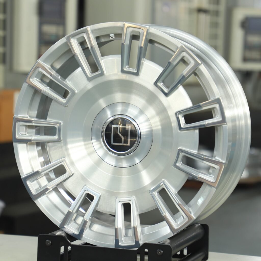 Zeekr 001 wheels – Brushed Silver Multi-Spoke, front view