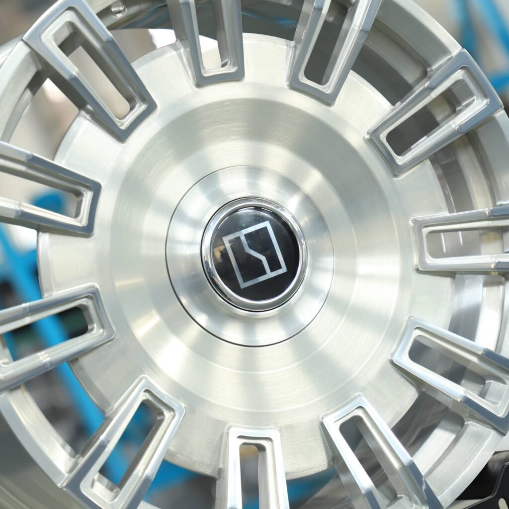 BMW M3 F80 wheels – Brushed Silver Multi-Spoke, lip and barrel detail