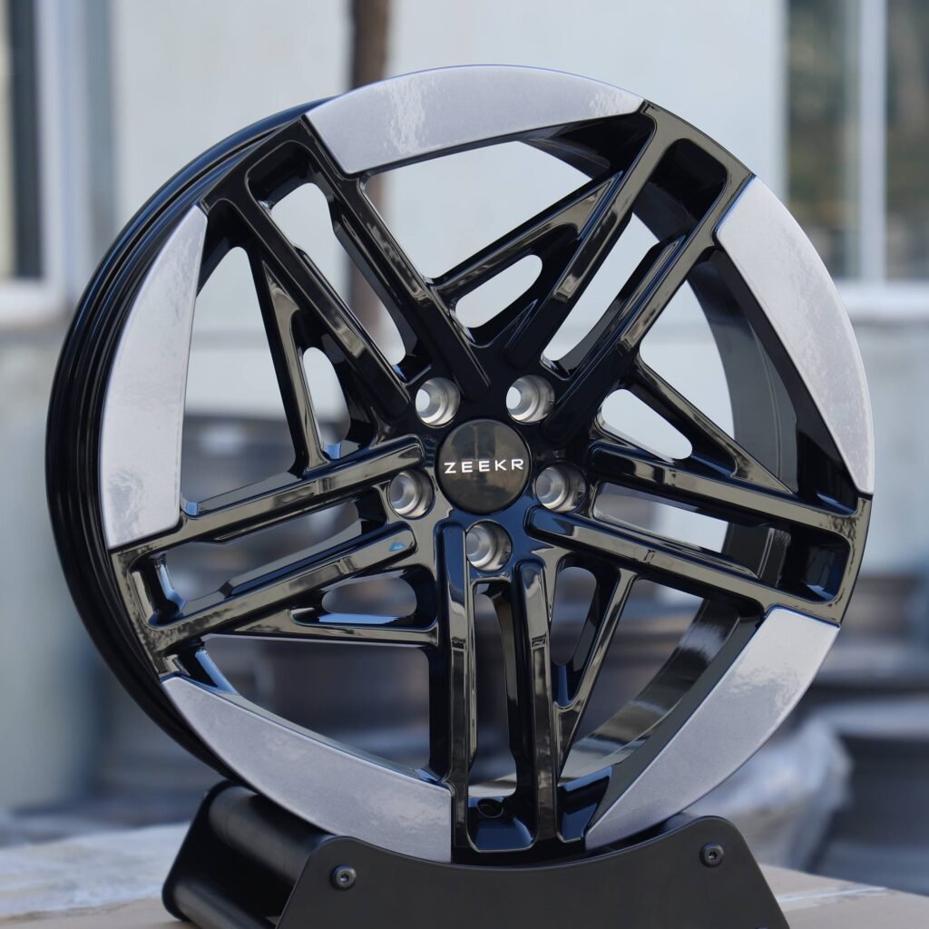 Zeekr Style Gloss Black Split-Spoke Machined Face Forged Wheels - Zeekr 001 / Zeekr 009 Fitment (5-Lug) view 2